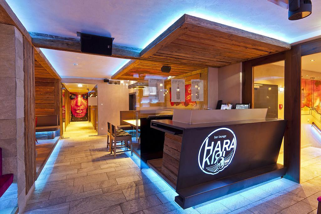 Отель Harakiri Partyhouse Майрхофен Экстерьер фото