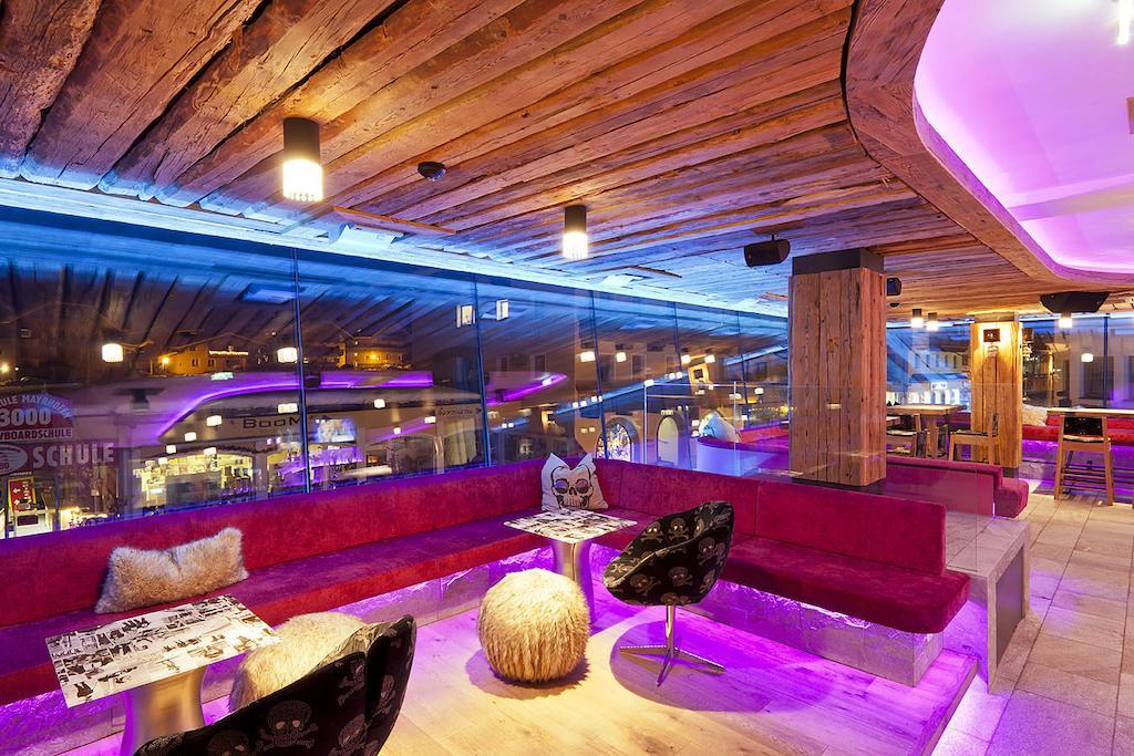 Отель Harakiri Partyhouse Майрхофен Экстерьер фото