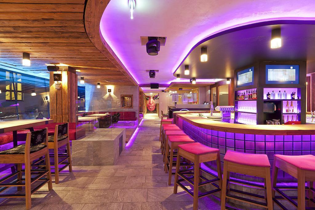 Отель Harakiri Partyhouse Майрхофен Экстерьер фото